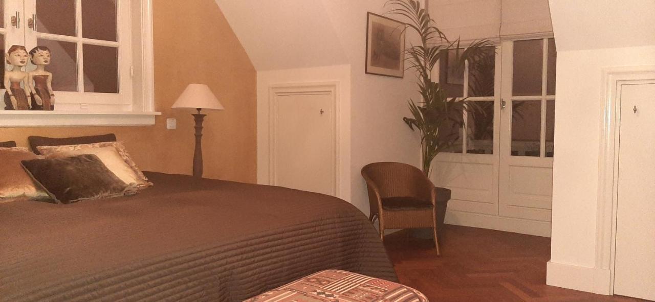 Huize Koempoelan Bed & Breakfast Naarden Exterior foto