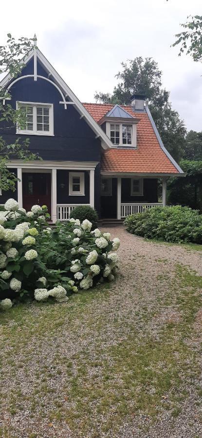 Huize Koempoelan Bed & Breakfast Naarden Exterior foto