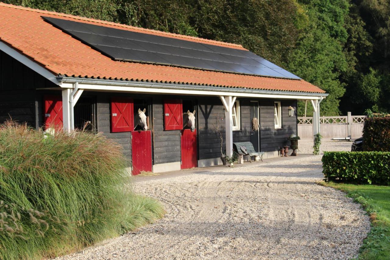 Huize Koempoelan Bed & Breakfast Naarden Exterior foto
