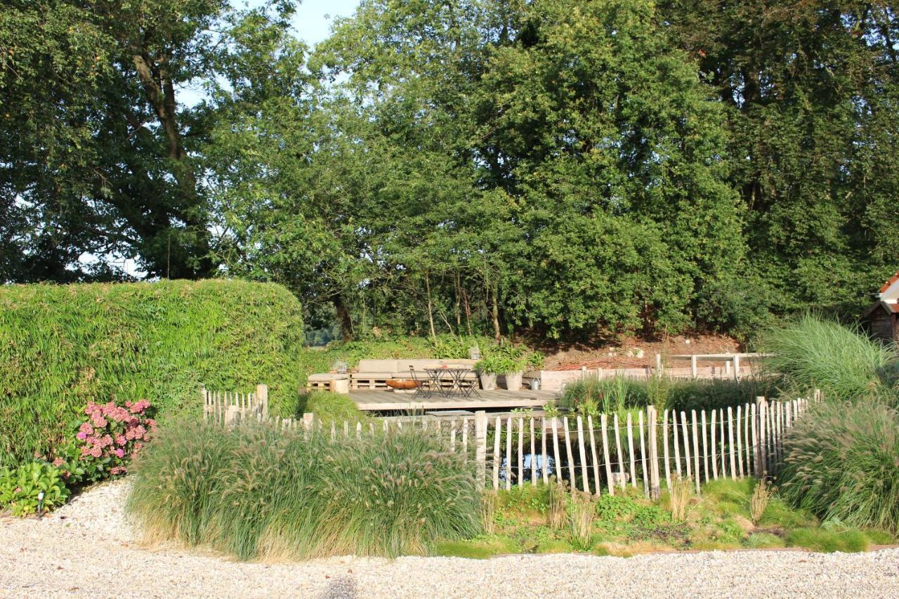 Huize Koempoelan Bed & Breakfast Naarden Exterior foto