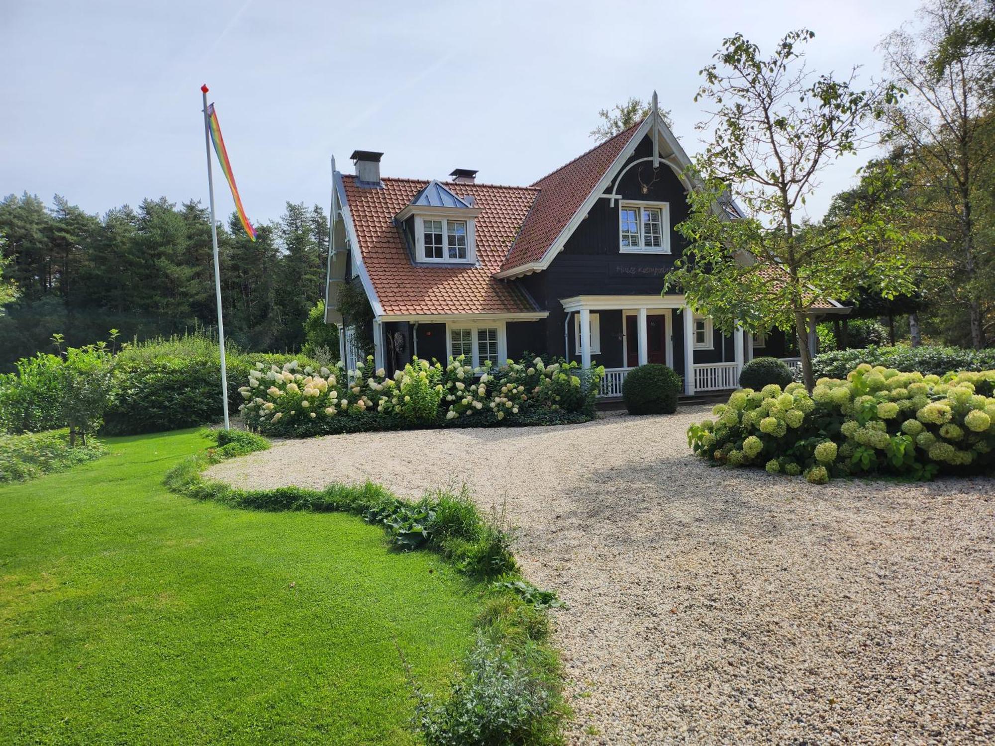 Huize Koempoelan Bed & Breakfast Naarden Exterior foto