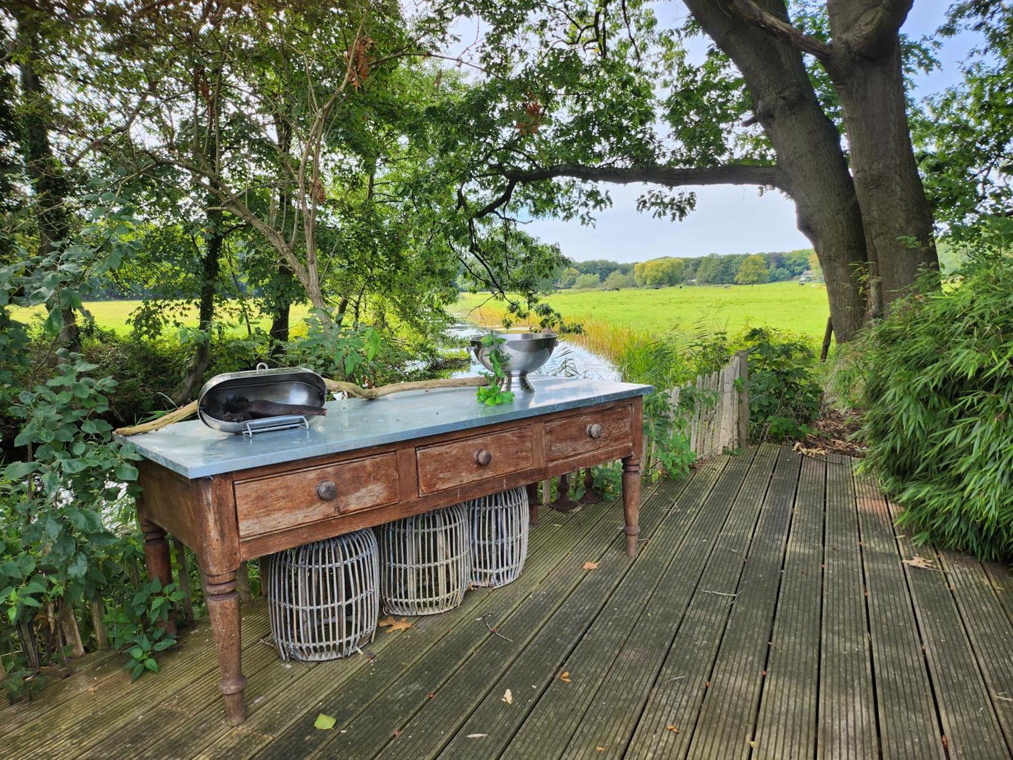 Huize Koempoelan Bed & Breakfast Naarden Exterior foto
